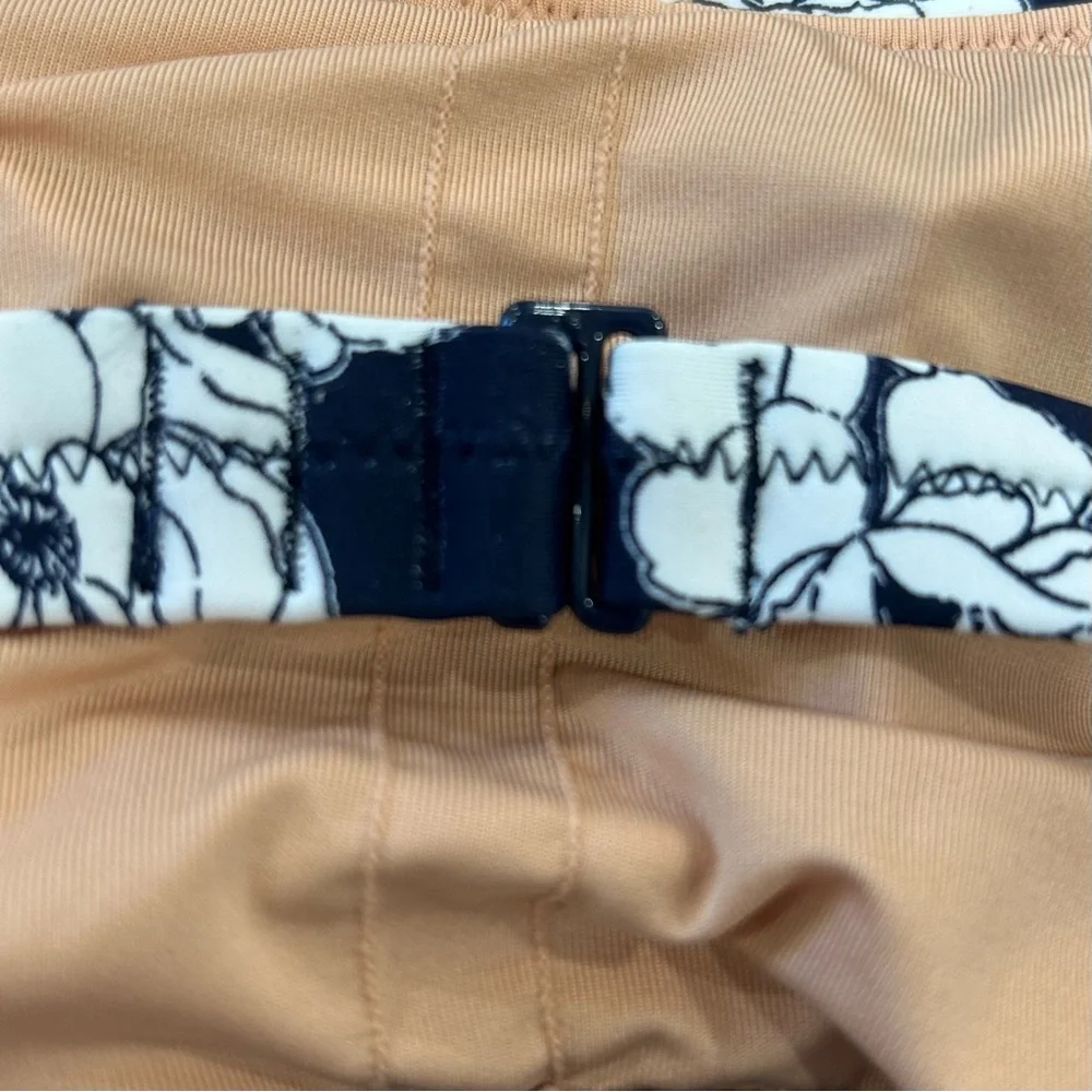 J. Crew Squareneck Bikini Top in Navy and White Magnolia Floral Size 3X NWT - Picture 6 of 8